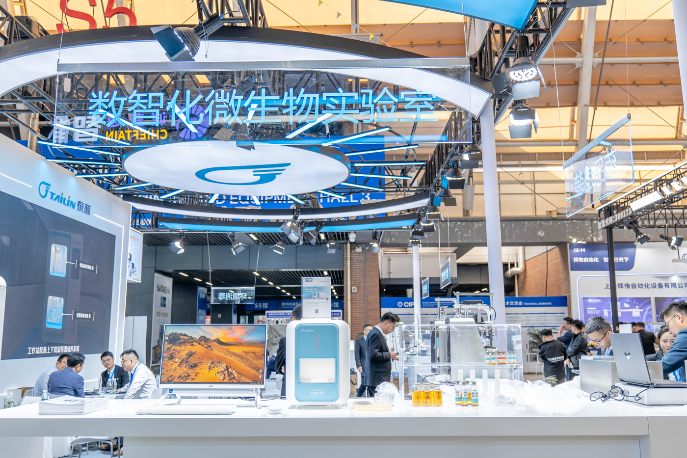 17606824386958954Uyv.png P1080526__10030283.png